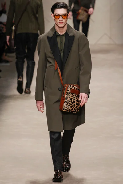 Look 25
